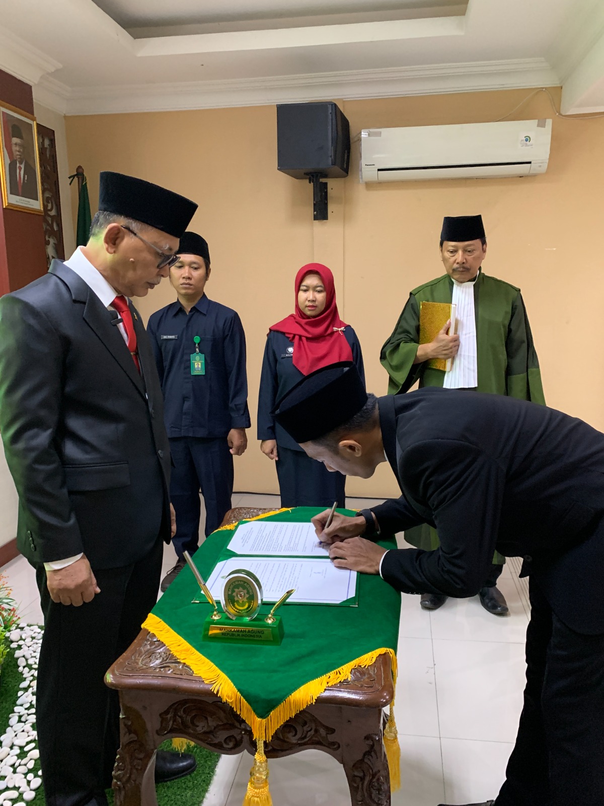 WhatsApp Image 2023-12-01 at 14.47.52 (1).jpeg